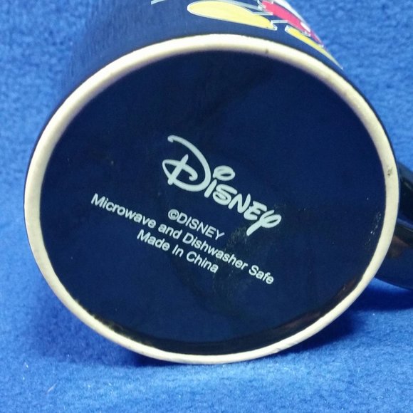 Disney Mickey Mouse Mug Black and Red Coffee Mug Iconic Mickey Pre-owned No Box - Picture 10 of 10